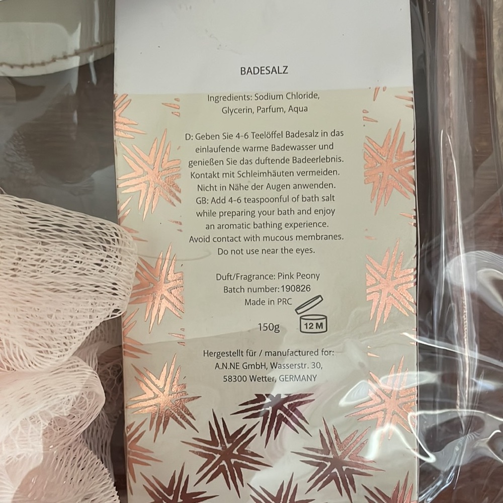 Wondernice Women's Gold and Rose Bath Gift Set NWT - Picture 7 of 7